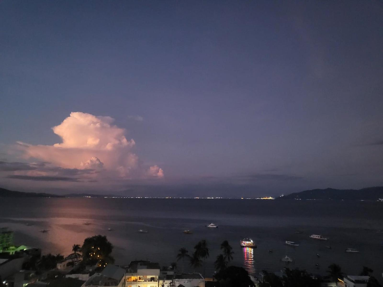 Manarra Sea View Resort Puerto Galera Buitenkant foto